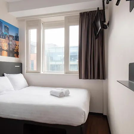 Easyhotel The Hague City Centre-2